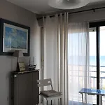 T2 En Front De Avec Balcon, Garage Et Ascenseur, - Fr-1-197-475 * Les Sables-dʼOlonne