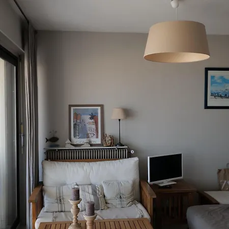 T2 En Front De Avec Balcon, Garage Et Ascenseur, - Fr-1-197-475 * Les Sables-dʼOlonne