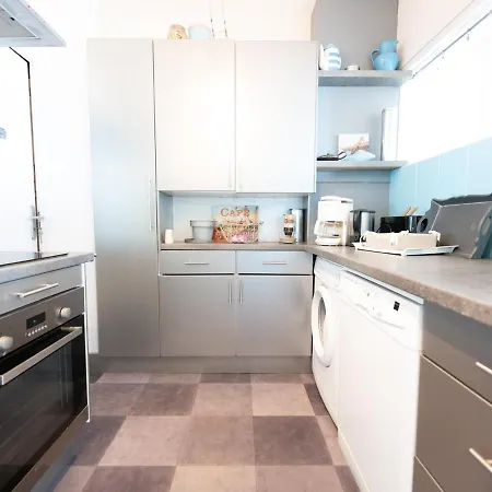 Apartmán T2 En Front De Avec Balcon, Garage Et Ascenseur, - Fr-1-197-475 Les Sables-dʼOlonne