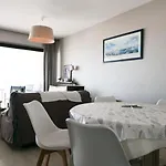 Apartament T2 En Front De Avec Balcon, Garage Et Ascenseur, - Fr-1-197-475