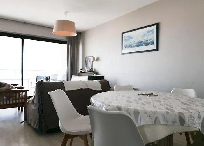 Apartament T2 En Front De Avec Balcon, Garage Et Ascenseur, - Fr-1-197-475